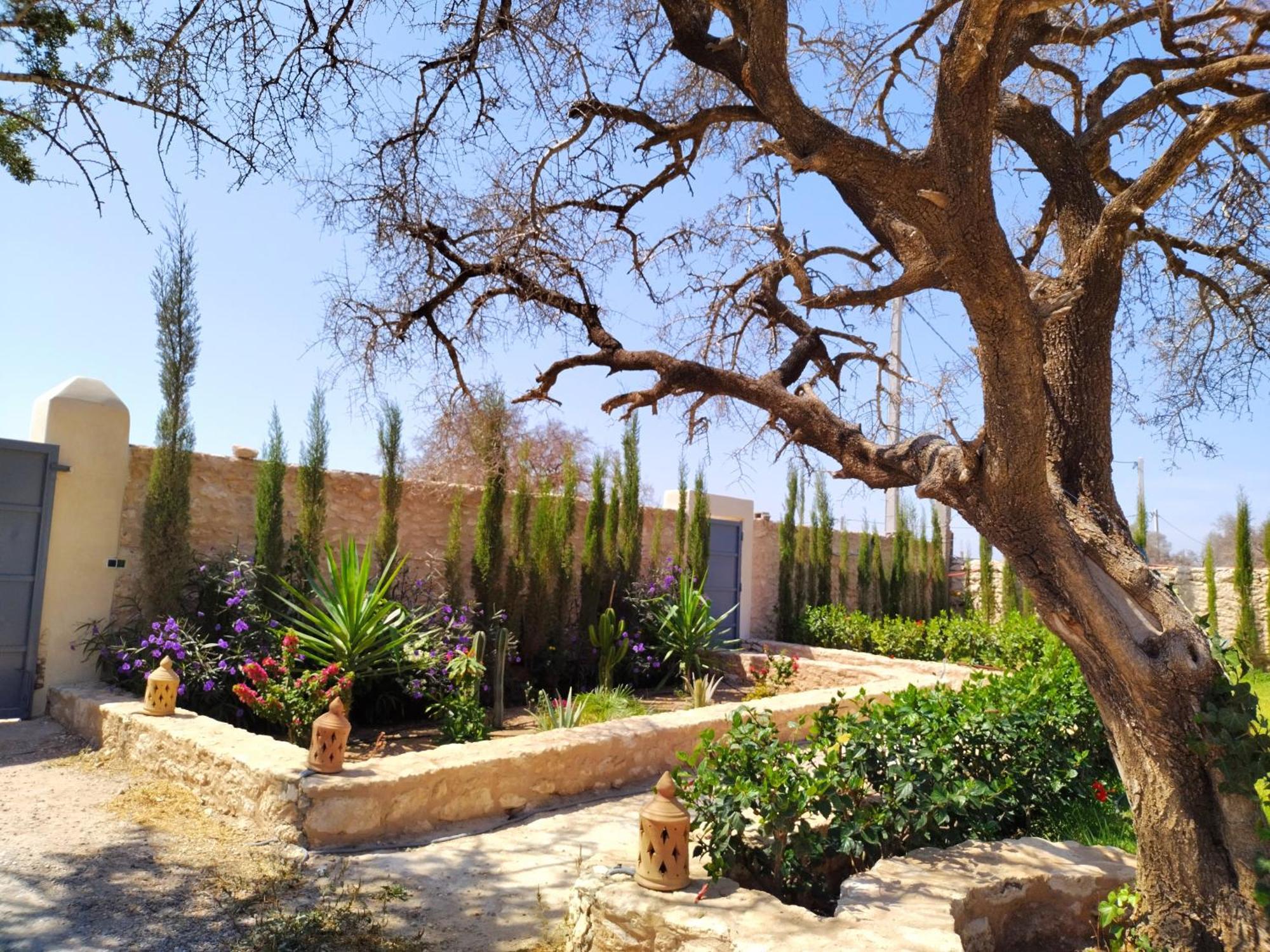 Villa Iyad เอสเซาอิรา ภายนอก รูปภาพ